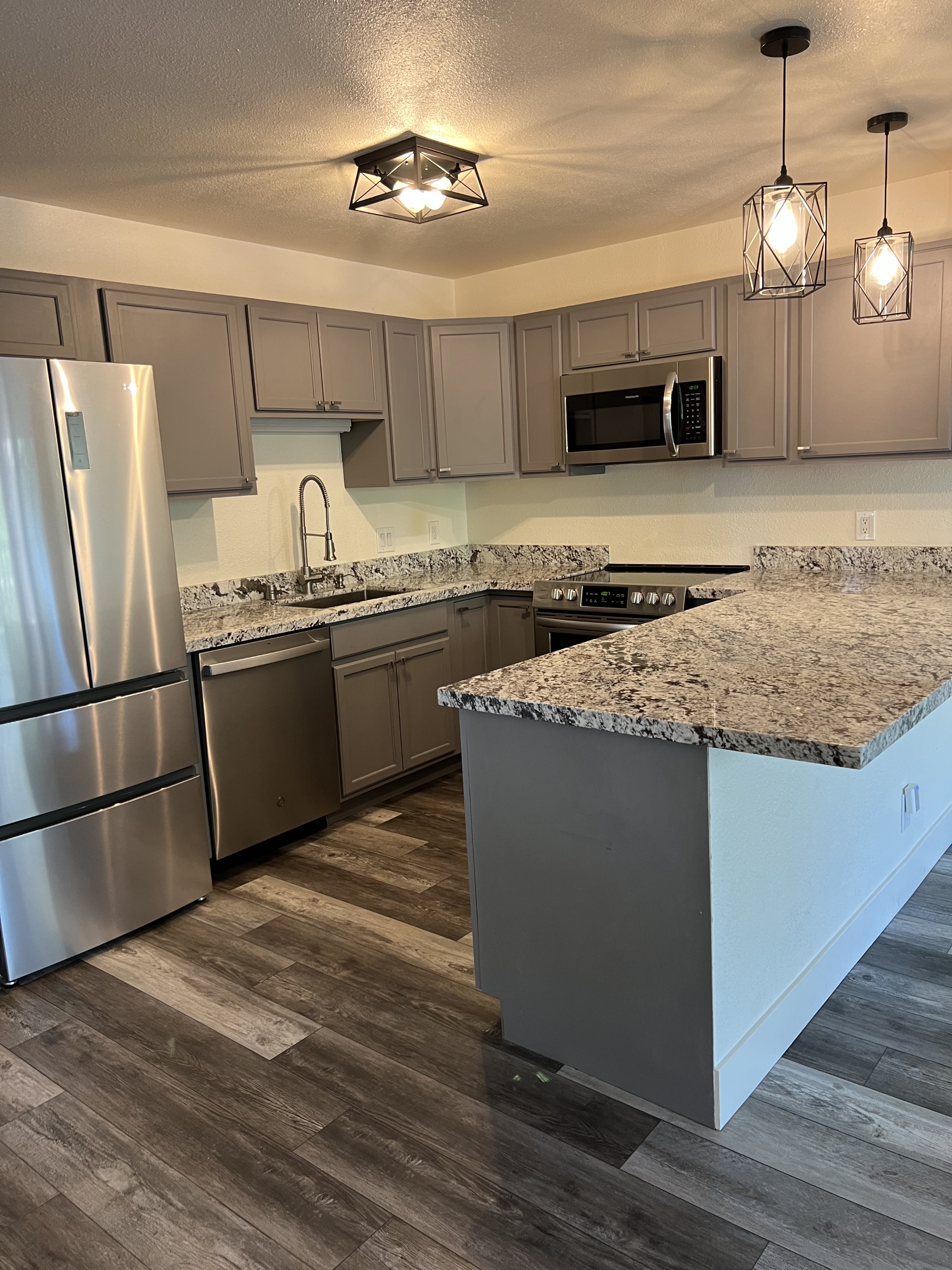 1051 Tomahawk Trail - 1
